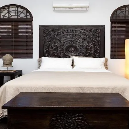 Vive Zen Queen Room
